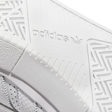 Load image into Gallery viewer, Adidas Tyshawn