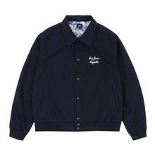 Load image into Gallery viewer, Veste Magenta x Blue Flowers
