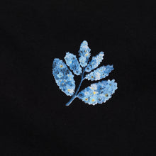 Load image into Gallery viewer, Tshirt Magenta x Blue Flowers
