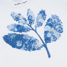 Load image into Gallery viewer, Tshirt Magenta x Blue Flowers
