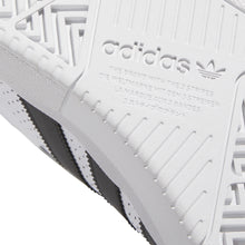 Load image into Gallery viewer, Adidas Tyshawn

