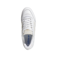Load image into Gallery viewer, Adidas Tyshawn low
