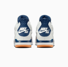 Charger l&#39;image dans la galerie, Jordan 4 SB Navy
