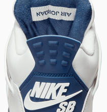 Charger l&#39;image dans la galerie, Jordan 4 SB Navy

