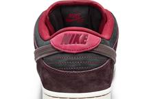 Charger l&#39;image dans la galerie, Nike Sb Dunk low Riot
