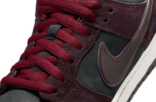 Charger l&#39;image dans la galerie, Nike Sb Dunk low Riot
